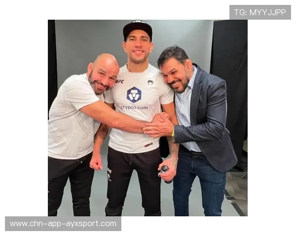 UFC选手站立组合对抗课：掌握站场技巧，成为格斗高手的秘密武器