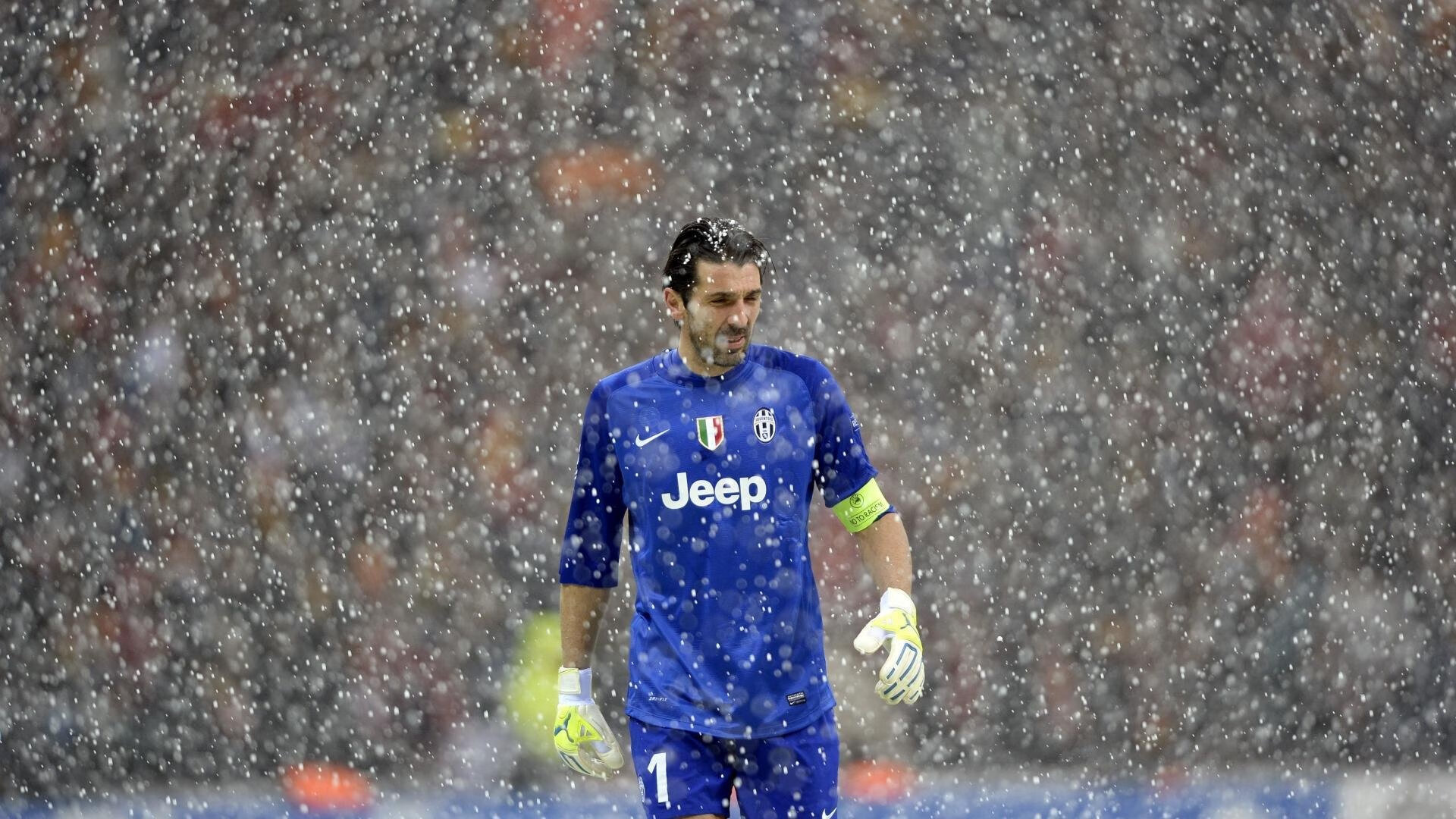 “天气考验:暴雨、雪雾的生死瞬间”,天气预报的暴雨